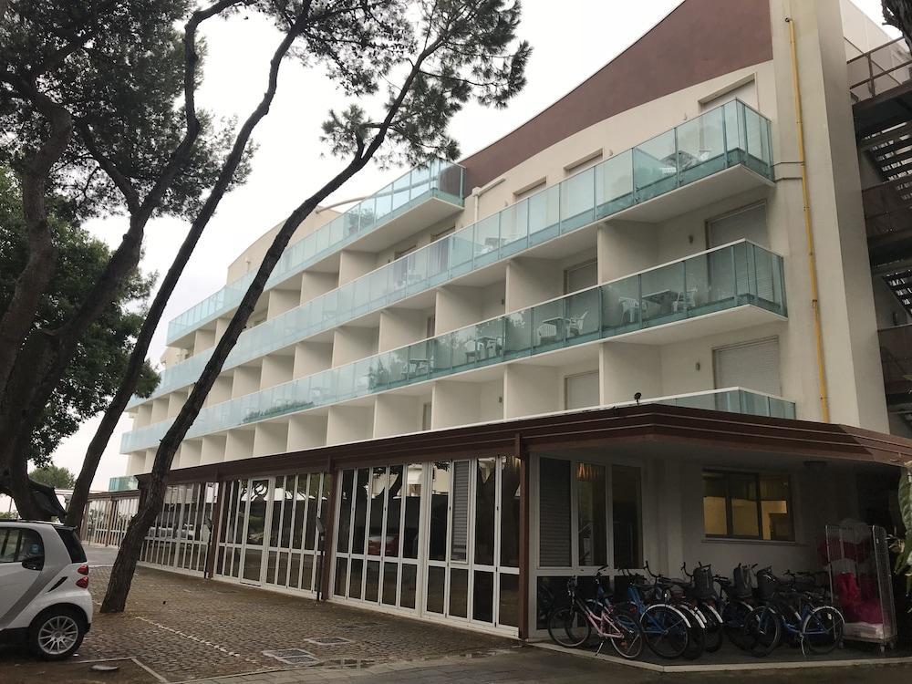 Park Hotel Ermitage Resort & Spa Lido di Jesolo Exterior photo
